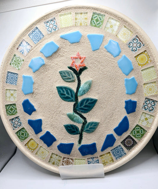 Handcrafted 10-Inch Mosaic Plate – Floral Star of David with Patterned Border